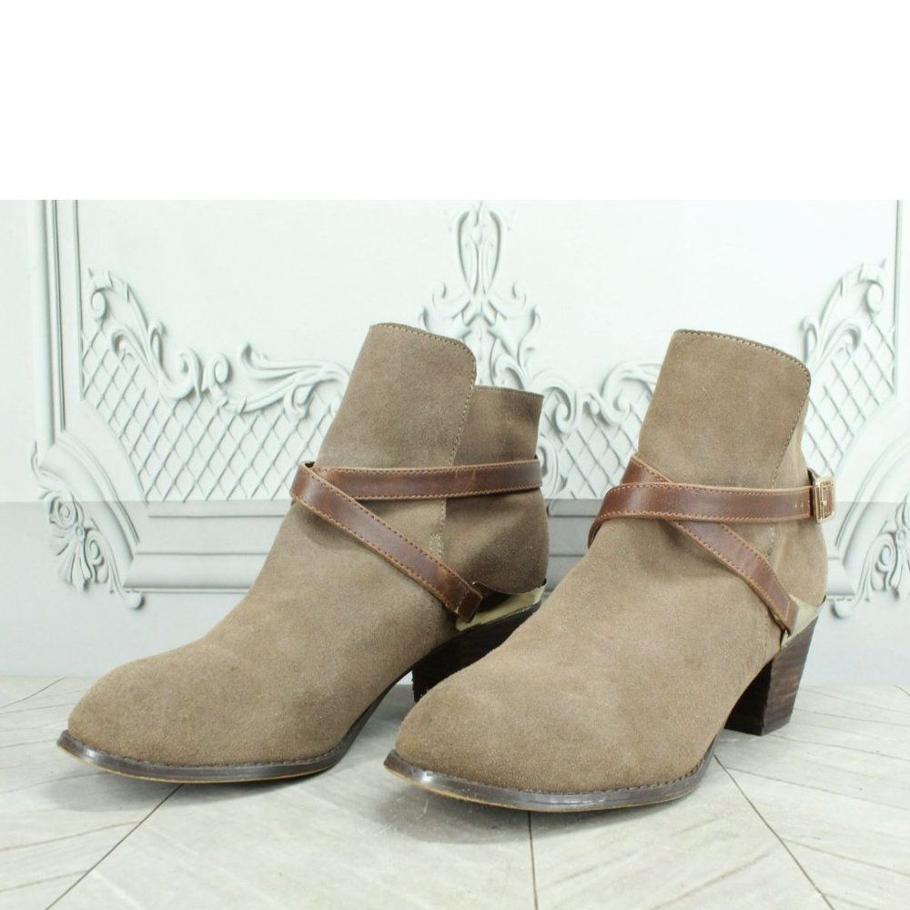 Ecote Brown Suede Slip On Casual Buckled Ankle Heel Booties Size 9 - Picture 2 of 9